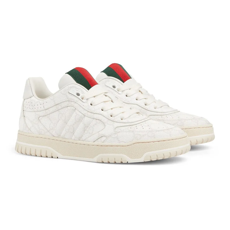 p480 Men's Men's Shoes Gucc*Gucci Re-Web series👫Couple's webbed leather sneakers, as the first sneakers created by Sabato De Sarno for Gucci, the Re-Web series reinterprets the brand's classic stripes, and sets off the modern silhouette design with bold and unique details. This shoe is crafted from iconic classic GG canvas and white leather. This new sneaker is ingeniously decorated with many of the brand's classic details, and is equipped with a bright red and green webbing tongue, which will make people fall in love at first sight. Yuan Size: Female 35-40 Male 39-44 (can be customized to 45, 46